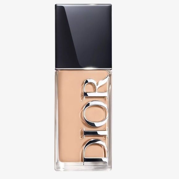 Dior 2.5W light warm DIOR FOREVER SKIN GLOW luminous foundation